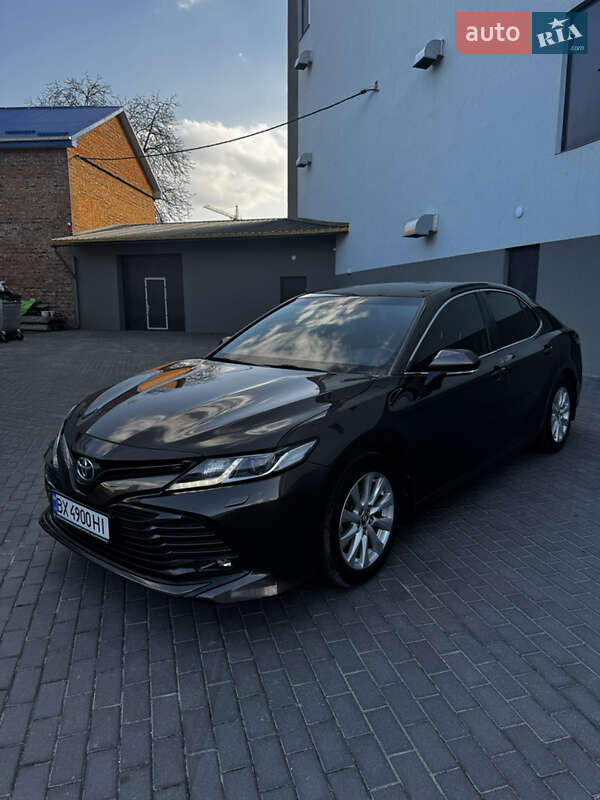 2019 toyota camry