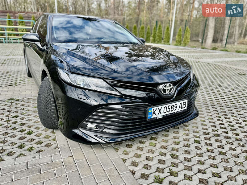2019 toyota camry