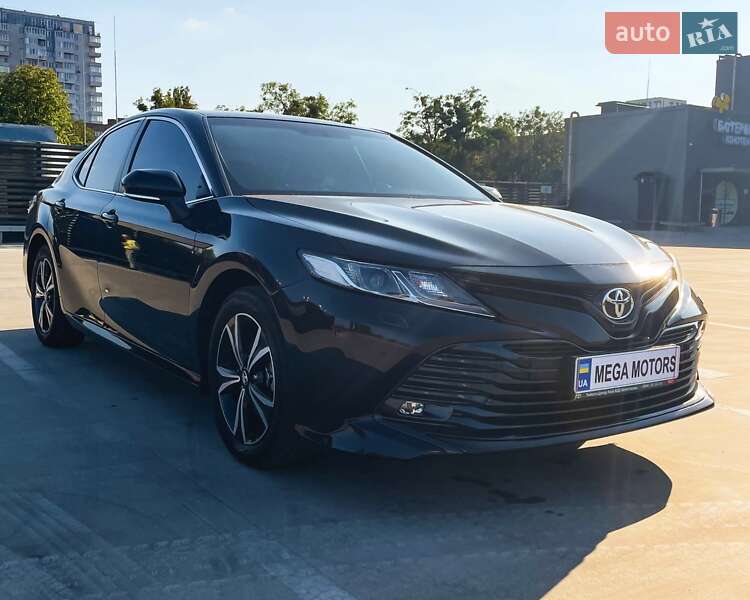 2020 toyota camry