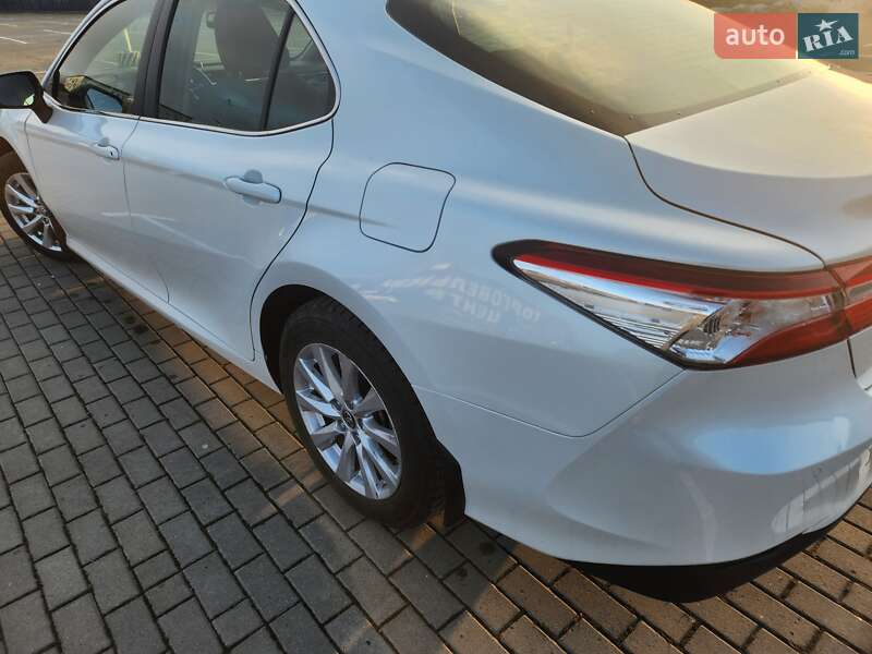 2020 toyota camry