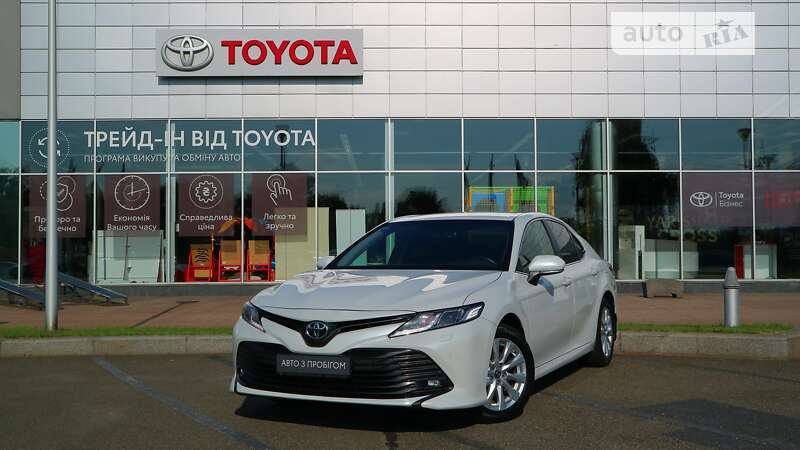 2020 toyota camry
