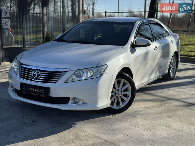 2011 toyota camry