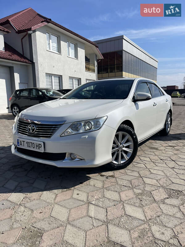 2012 toyota camry
