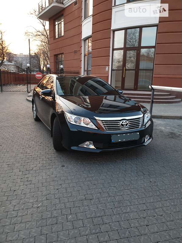 2013 toyota camry