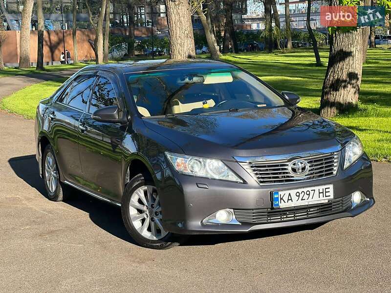 2012 toyota camry
