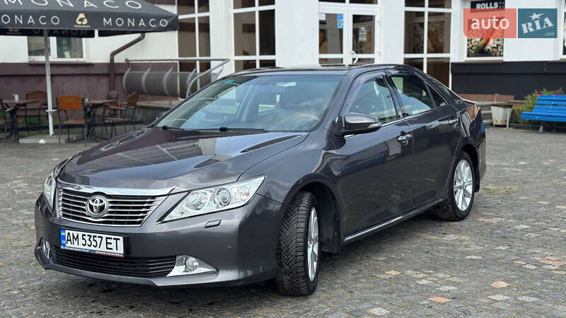 2014 toyota camry
