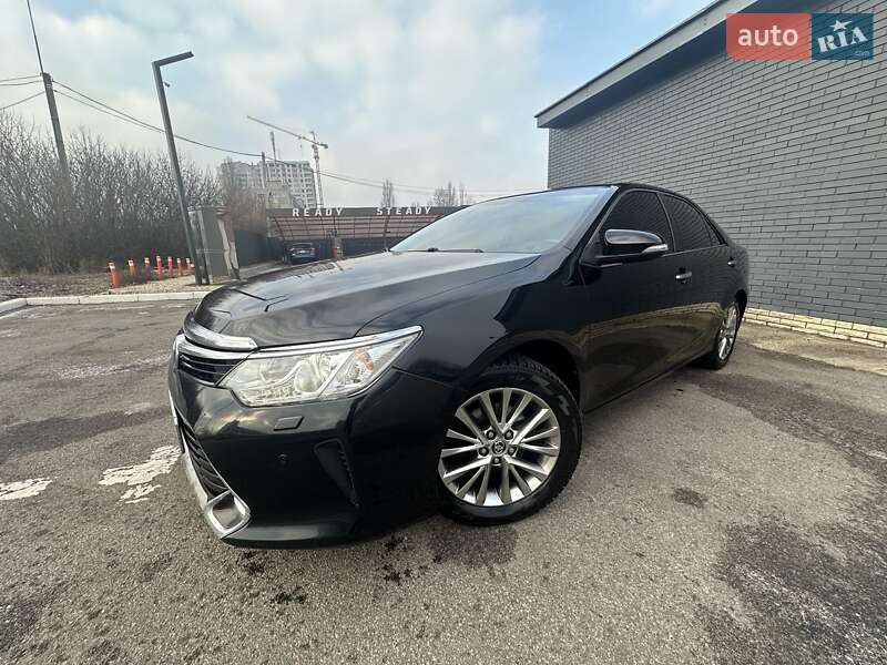 2016 toyota camry