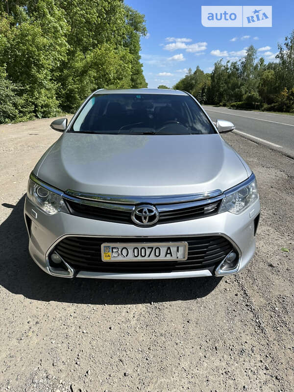 2016 toyota camry