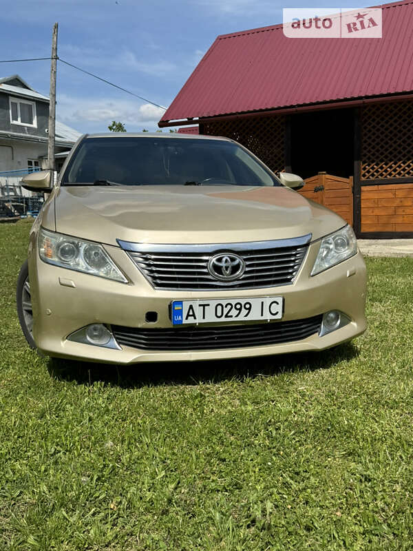 2012 toyota camry