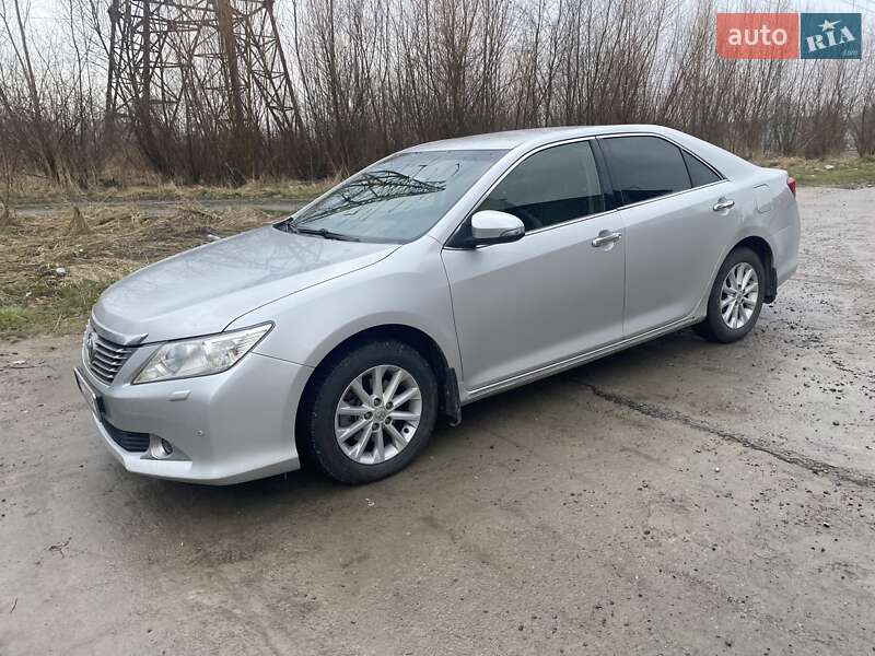2012 toyota camry