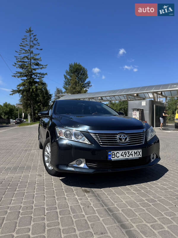 2013 toyota camry