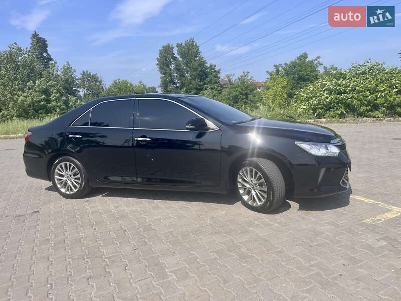 2016 toyota camry
