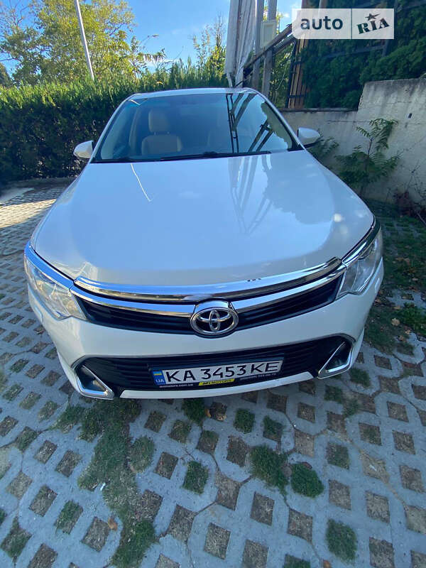 2016 toyota camry