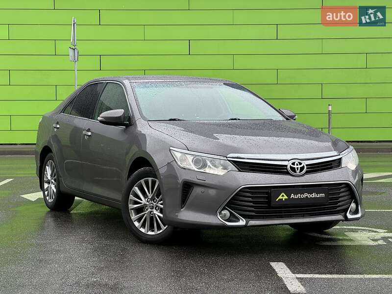 2016 toyota camry