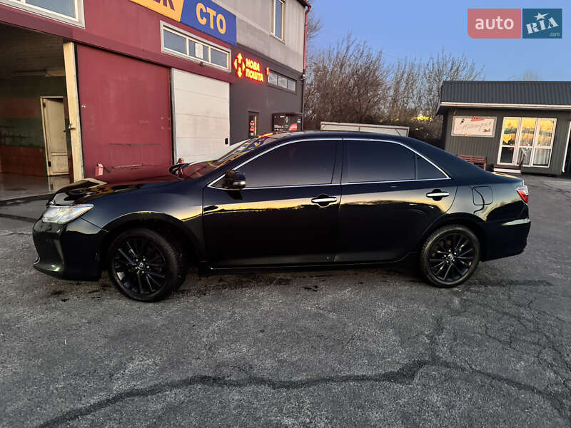 2016 toyota camry