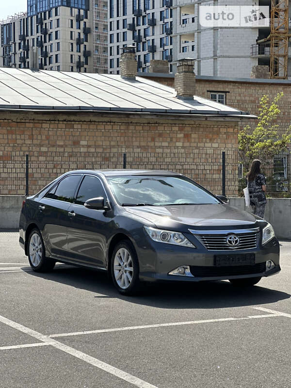 2013 toyota camry