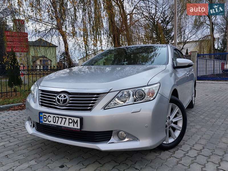 2012 toyota camry