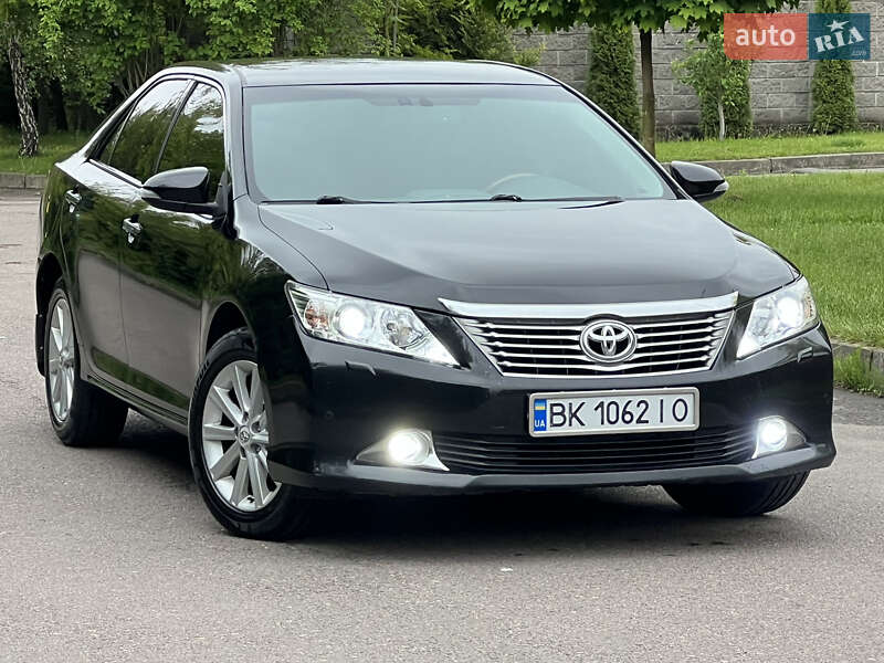 2011 toyota camry