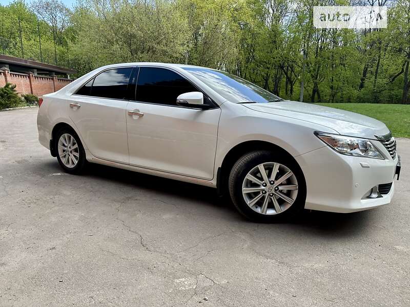 2012 toyota camry