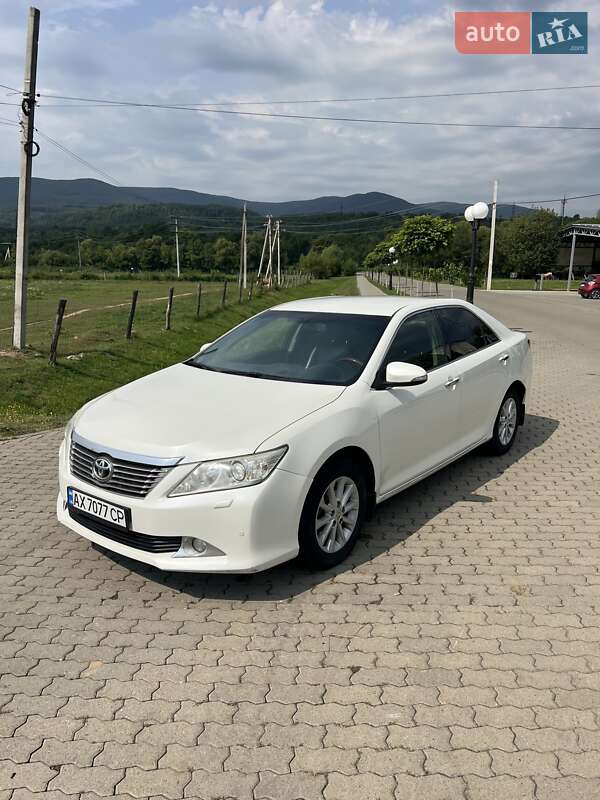 2012 toyota camry