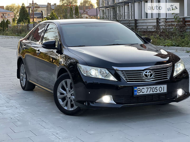 2011 toyota camry