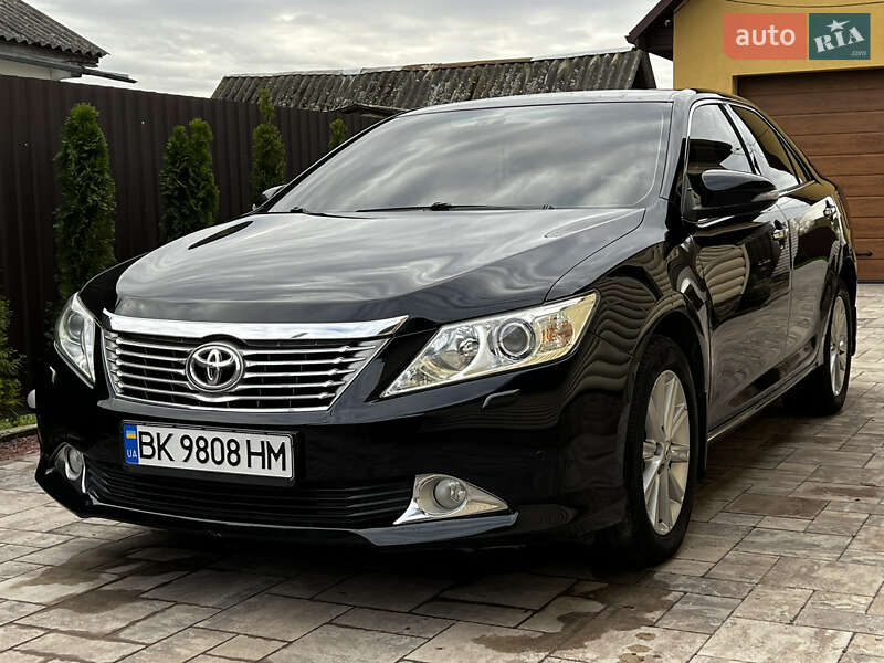 2011 toyota camry