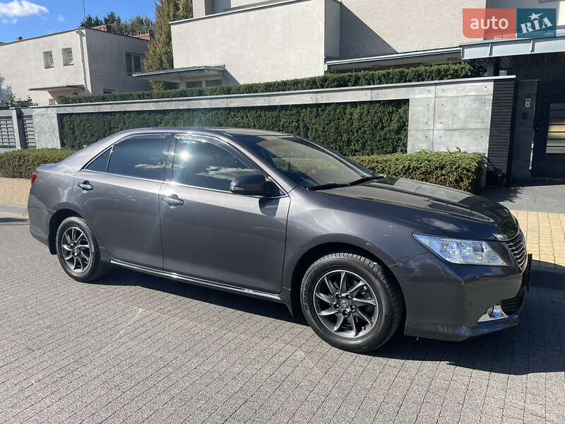 2013 toyota camry