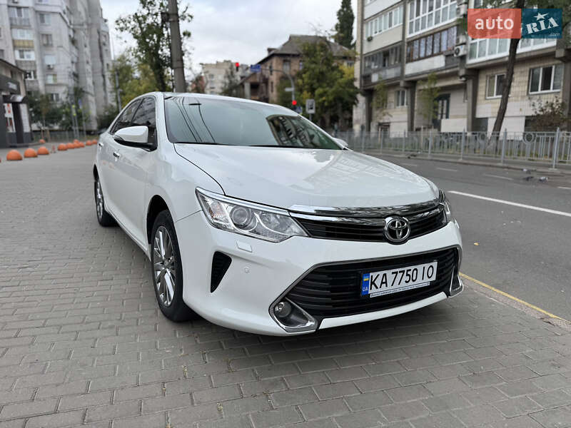 2016 toyota camry