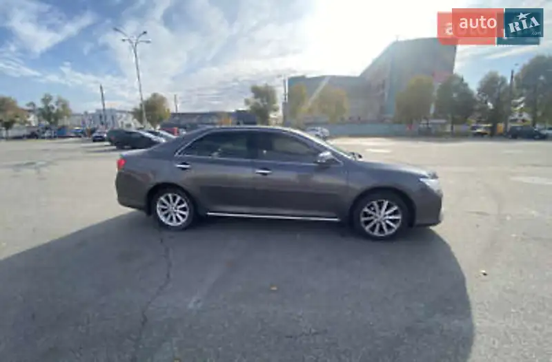 2013 toyota camry