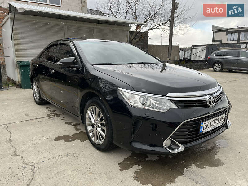2016 toyota camry