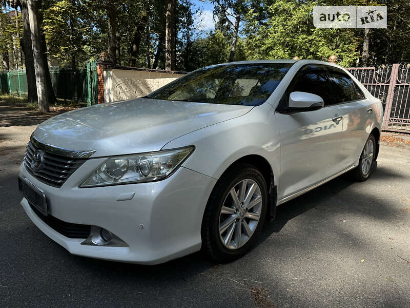 2012 toyota camry