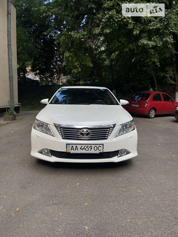 2013 toyota camry