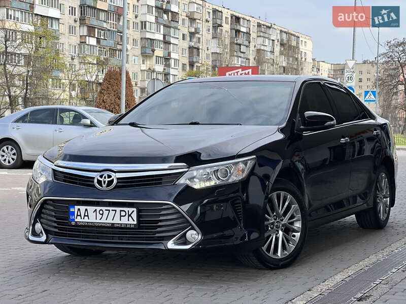 2016 toyota camry