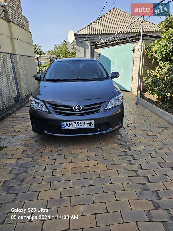 2013 toyota corolla