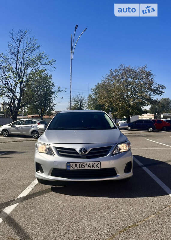 2013 toyota corolla