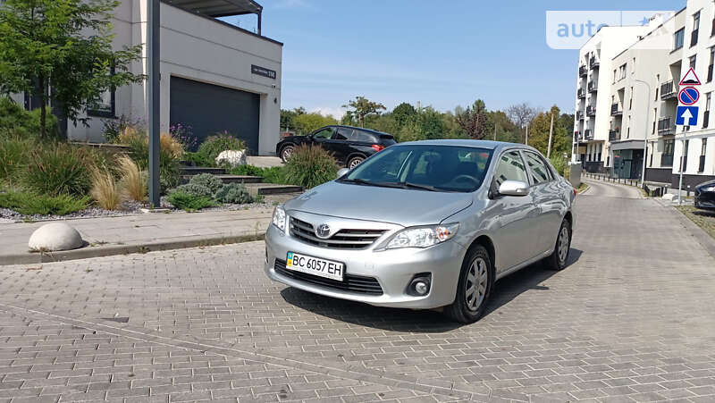 2010 toyota corolla
