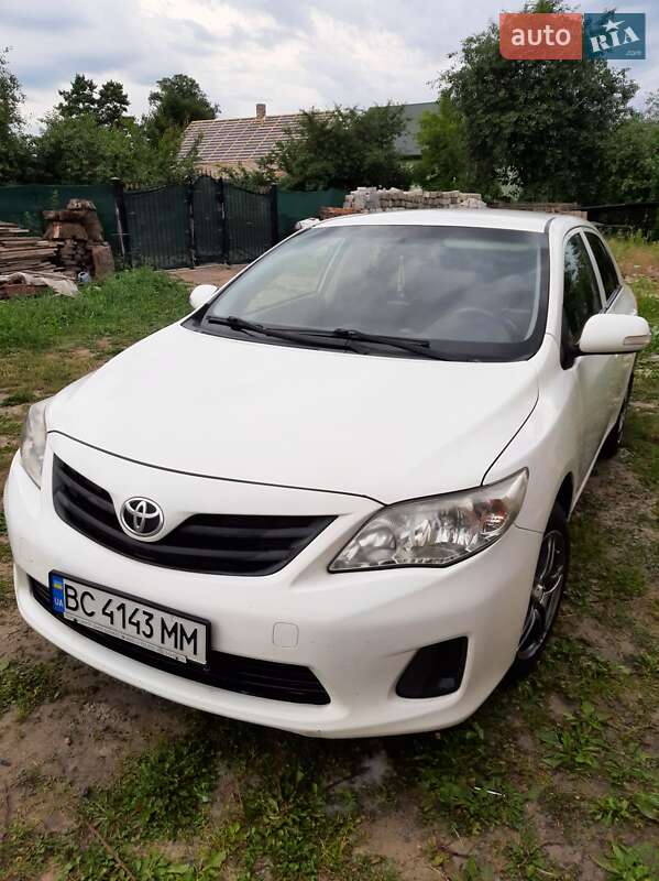 2012 toyota corolla