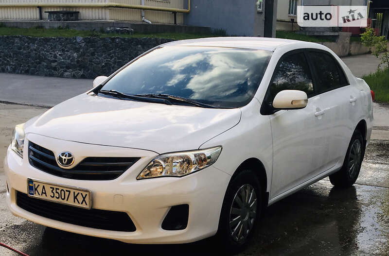 2011 toyota corolla