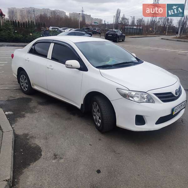 2010 toyota corolla