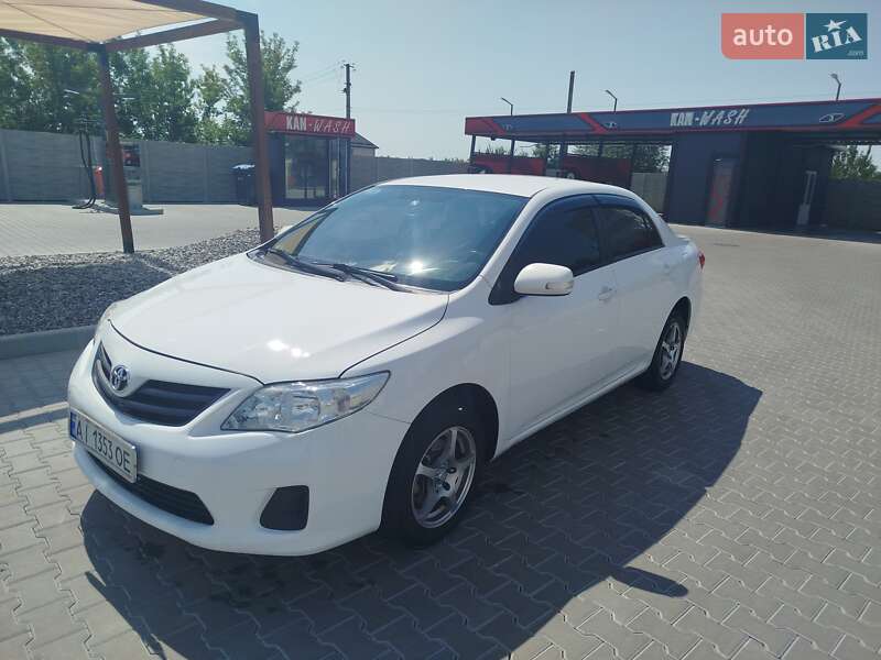 2010 toyota corolla
