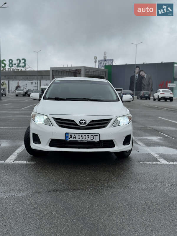 2012 toyota corolla