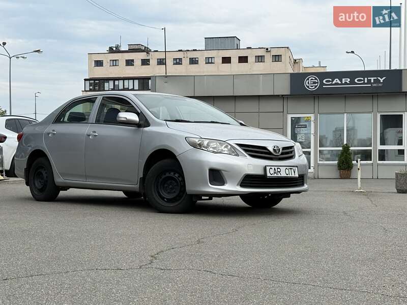 2013 toyota corolla