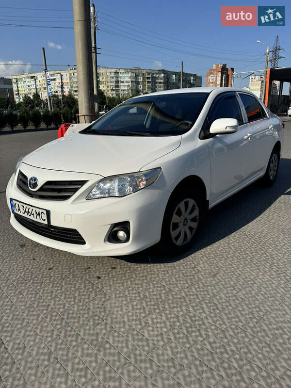 2013 toyota corolla