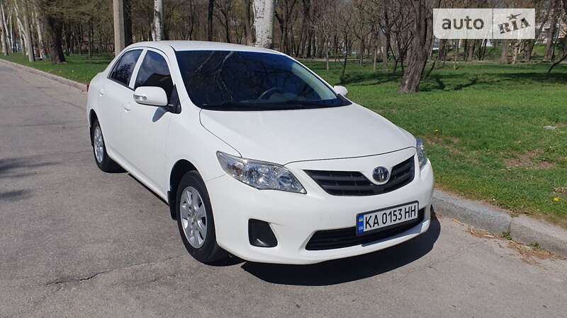 2013 toyota corolla