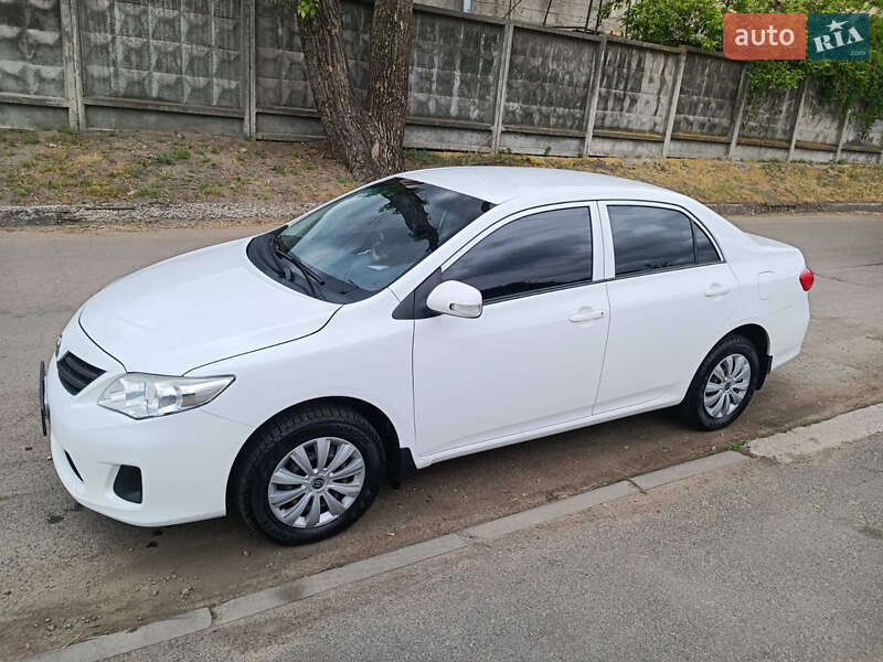 2010 toyota corolla