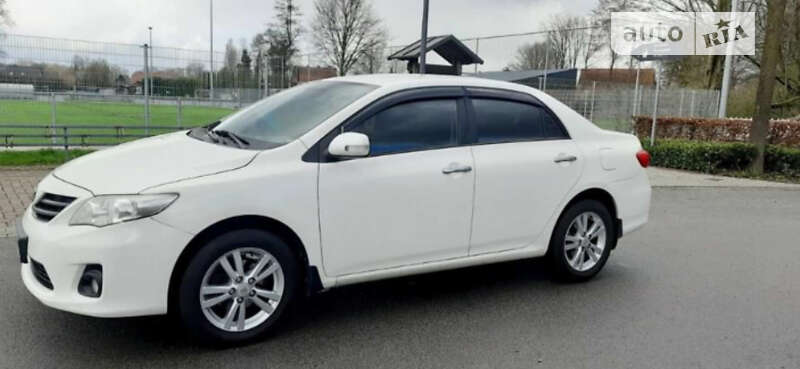 2011 toyota corolla