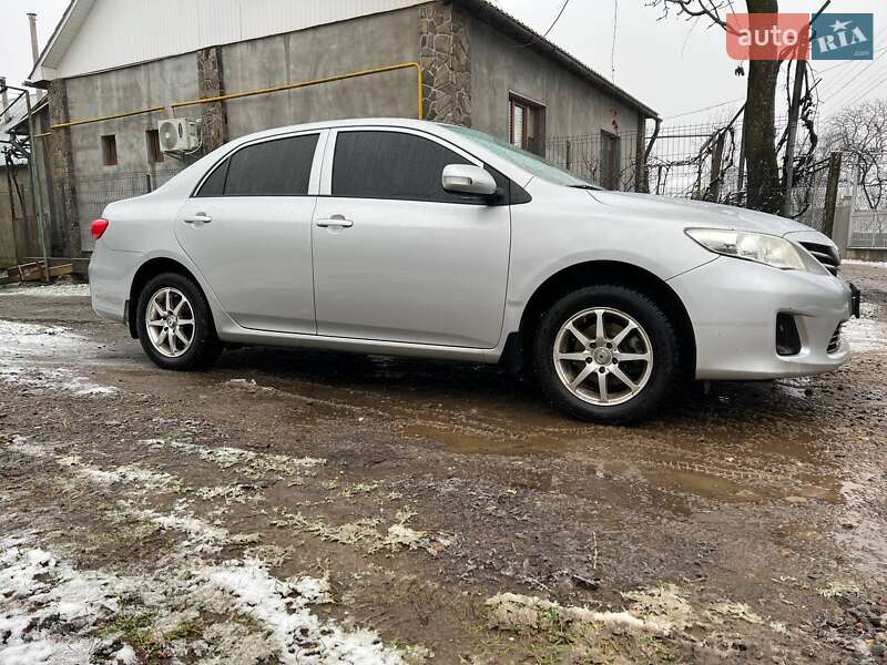 2010 toyota corolla