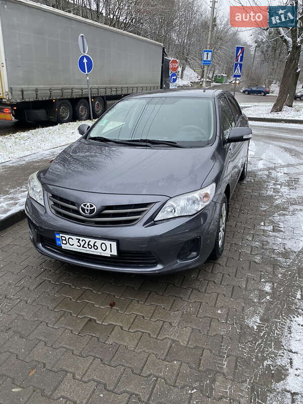 2012 toyota corolla