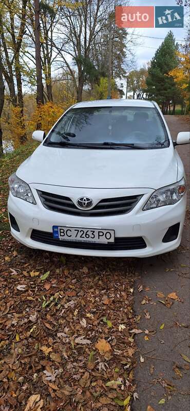 2010 toyota corolla