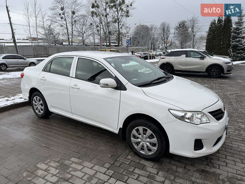 2012 toyota corolla
